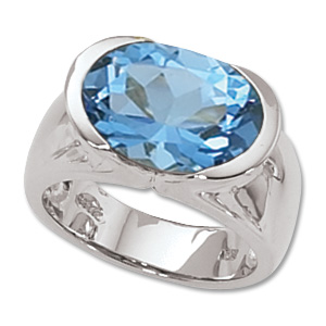 Oval Blue Topaz Ring picture